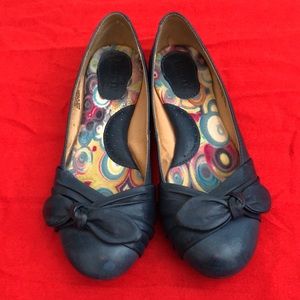 Born Lily Ballet Flats with Bow Shoes Women's sz 6